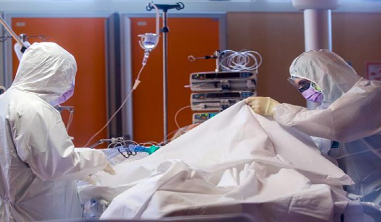 Coronavirus medico positivo opera ugualmente: indagato