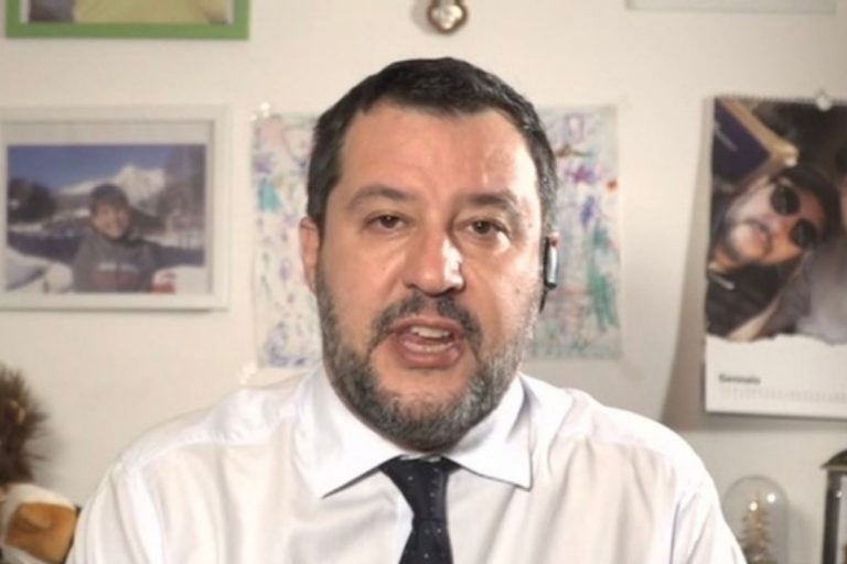 Salvini assembramenti non rompete le scatole