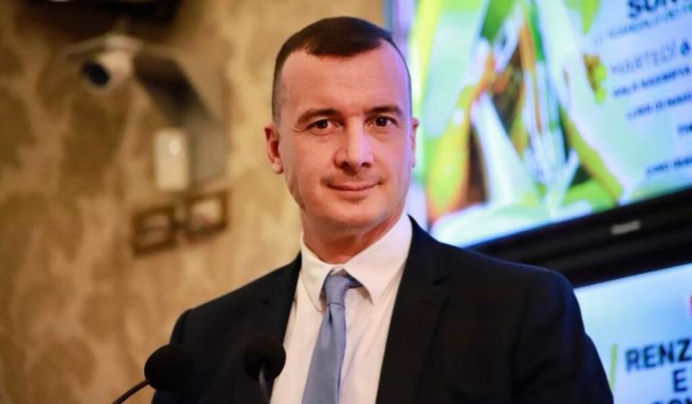 striscia la notizia tapiro Casalino