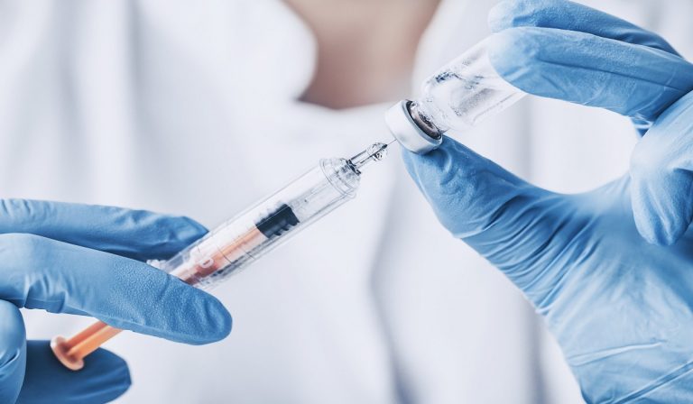 Vaccino Covid, Napoli: ancora rischio ritardi per maltempo