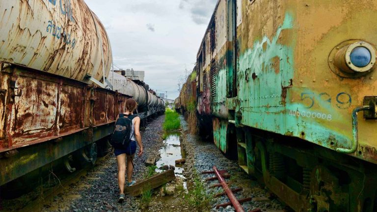 cimitero dei treni a Bang Sue (Bangkok - Thailandia)