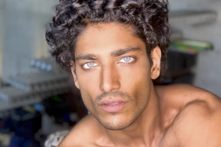 Akash Kumar colore occhi