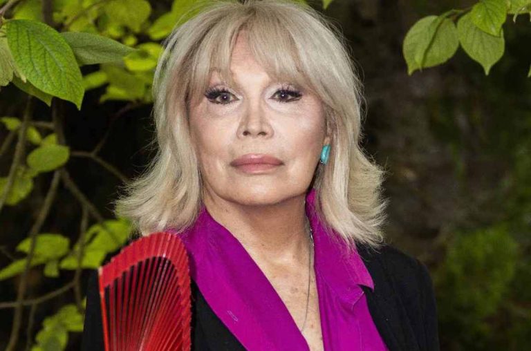 Amanda Lear polemica