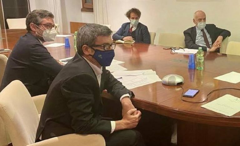 Blocco licenziamenti fino ad ottobre per chi è senza cig