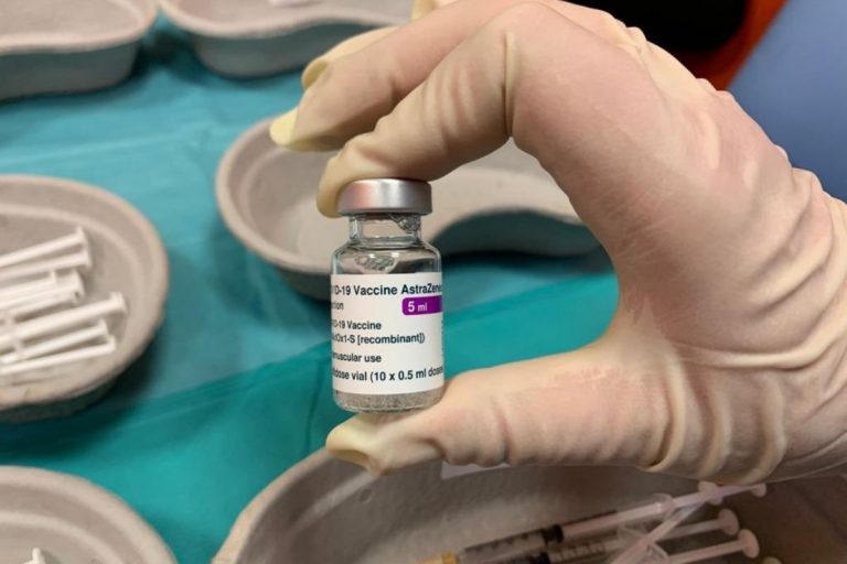 AstraZeneca efficace 100% malattia grave
