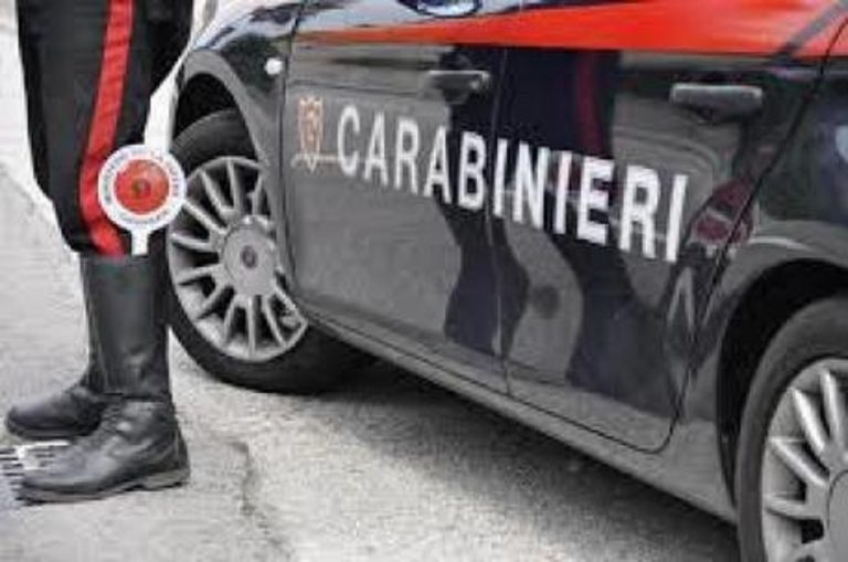Clienti clandestini nascosti dal ristoratore, tana dei carabinieri