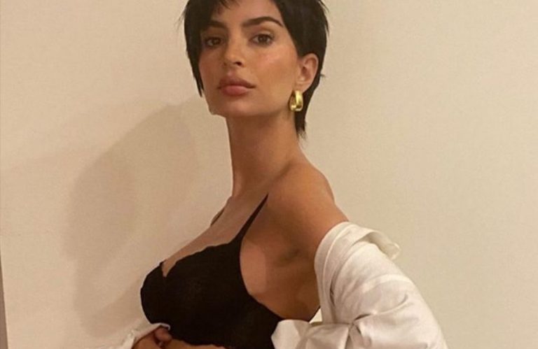 Emily Ratajkowski sala parto