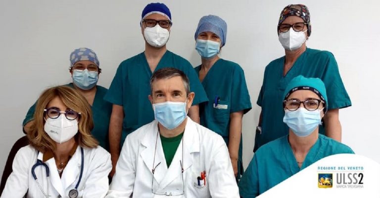 Inala una mandorla, salvato un bimbo di 18 mesi
