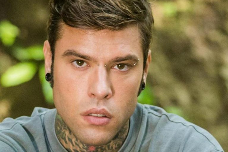 Fedez vaccino nonna