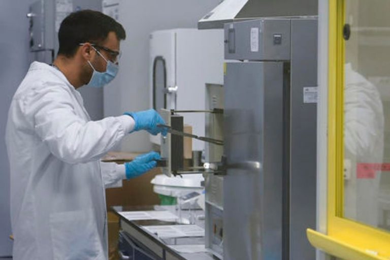Italia compra anticorpi monoclonali