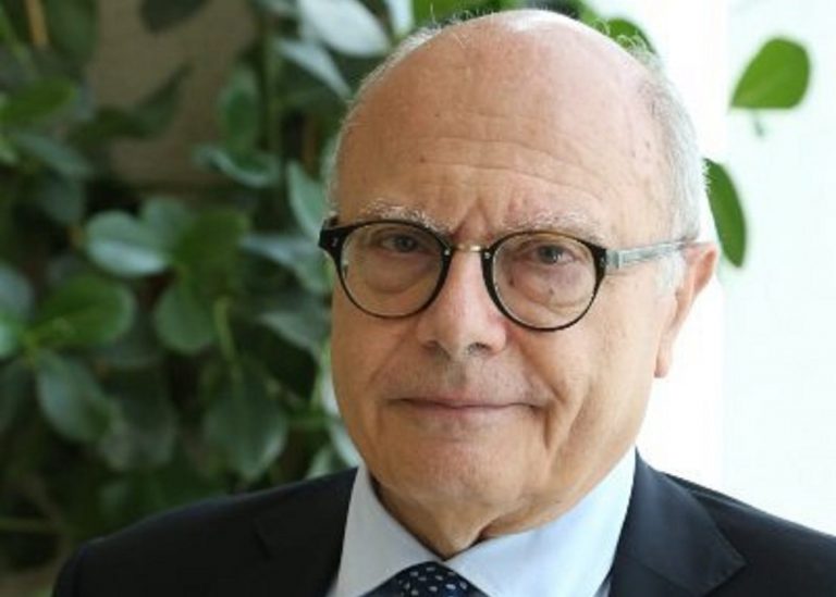 Il lockdown serviva prima, parola di Massimo Galli