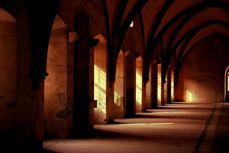 Focolaio in un convento, covid uccide quattro suore