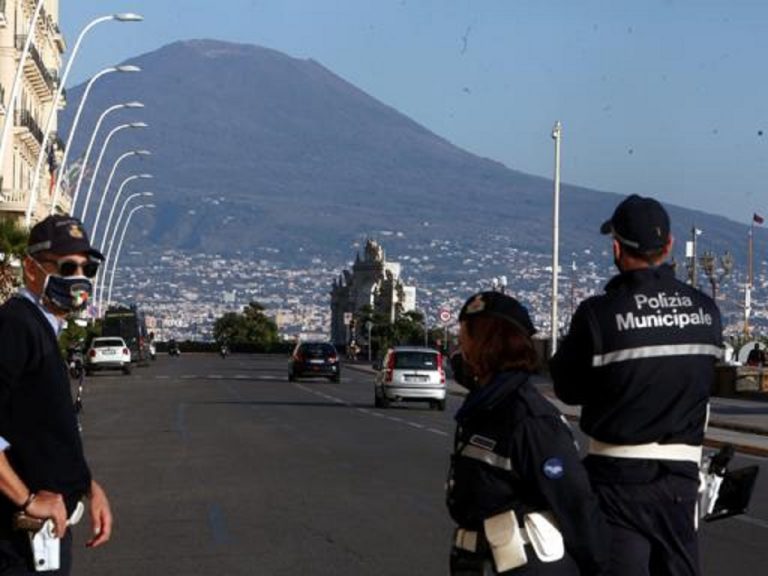 La situazione a Napoli in zona rossa