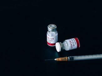 Fiala Vaccino e siringa