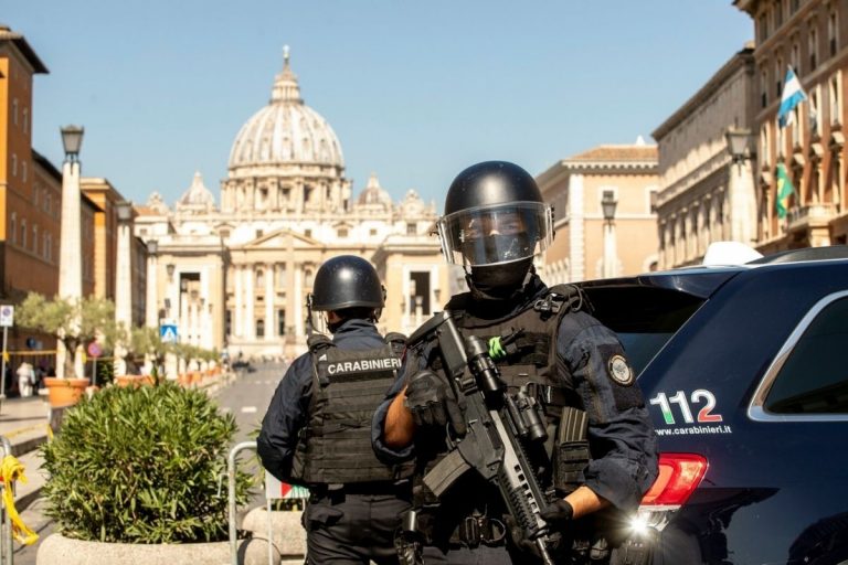 roma spionaggio ufficiale marina russo 768x512