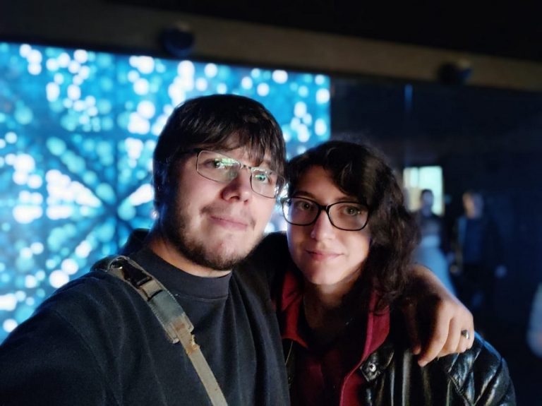 Simone Gasparo e la compagna Stefania