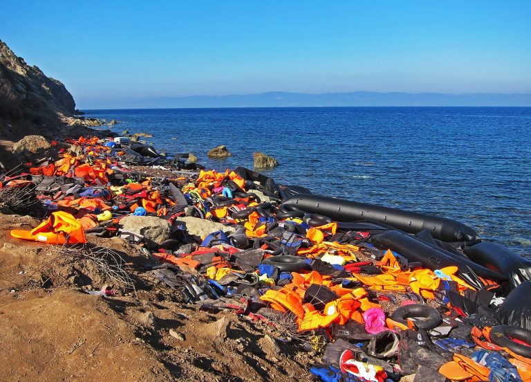 Naufragio di migranti al largo della Tunisia: 14 morti
