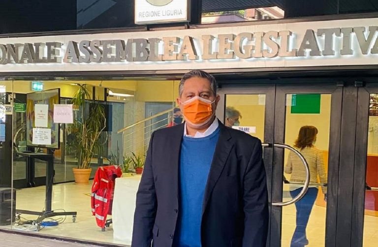 Focolaio covid in ospedale: nove contagiati da un operatore no vax