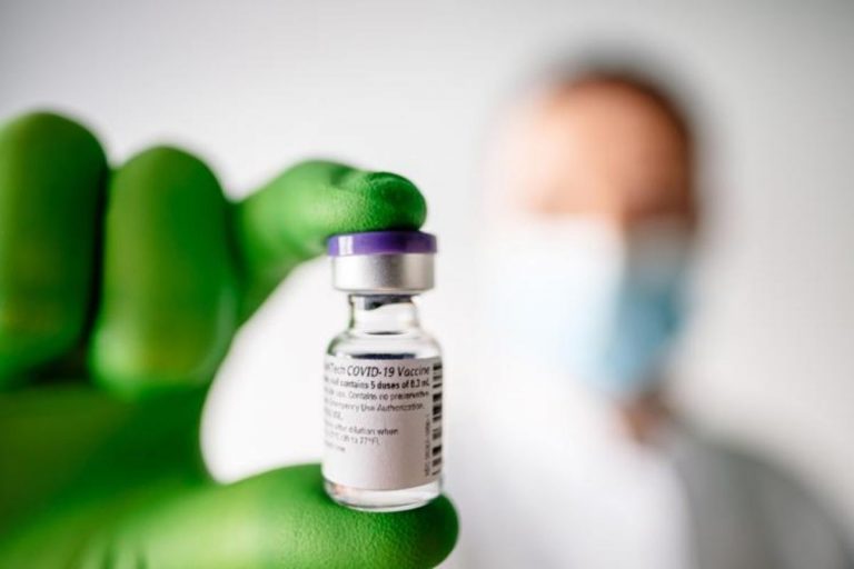 Vaccino Pfizer dosi anticipo Italia