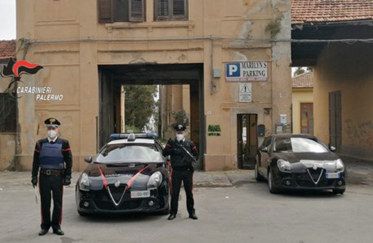 I carabinieri al termine del blitz