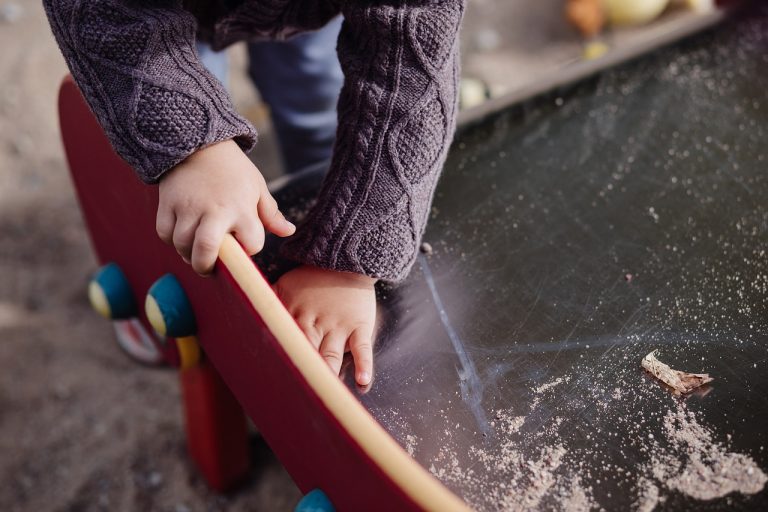 Bimba non accettata all'asilo perchè cieca