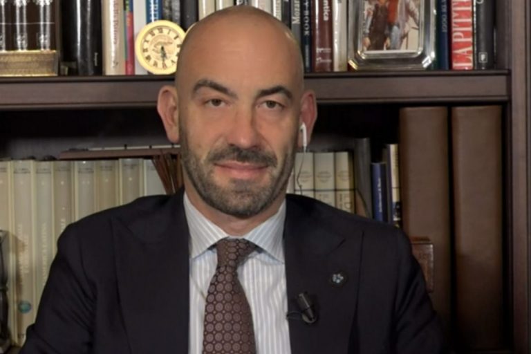 Bassetti contro no vax