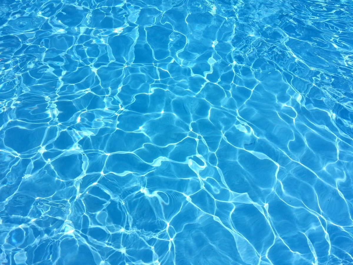 Cagliari, muore a 3 anni in piscina