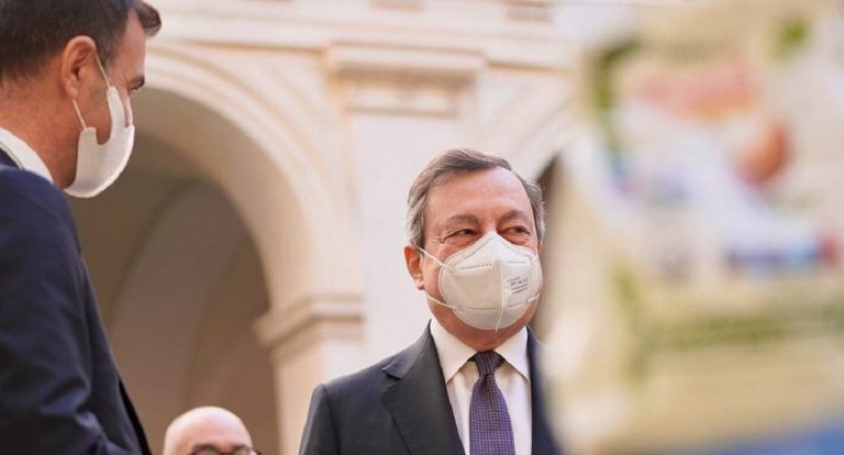 Il premier Draghi a palazzo Chigi