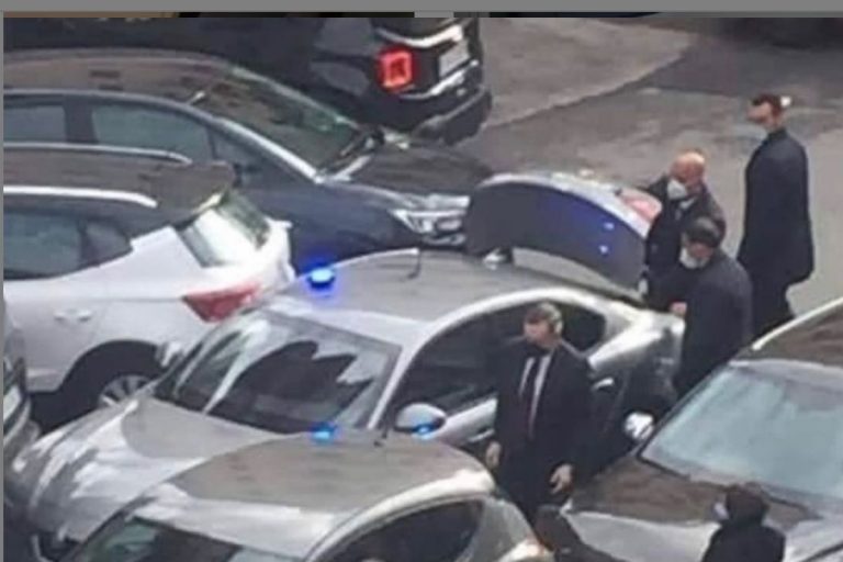 Draghi tampona auto Roma