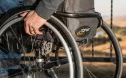 A seguito di un incidente ha rischiato di restare a vita su una sedia a rotelle