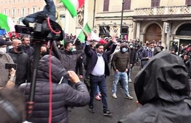 Un'immagine delle manifestazioni a Roma
