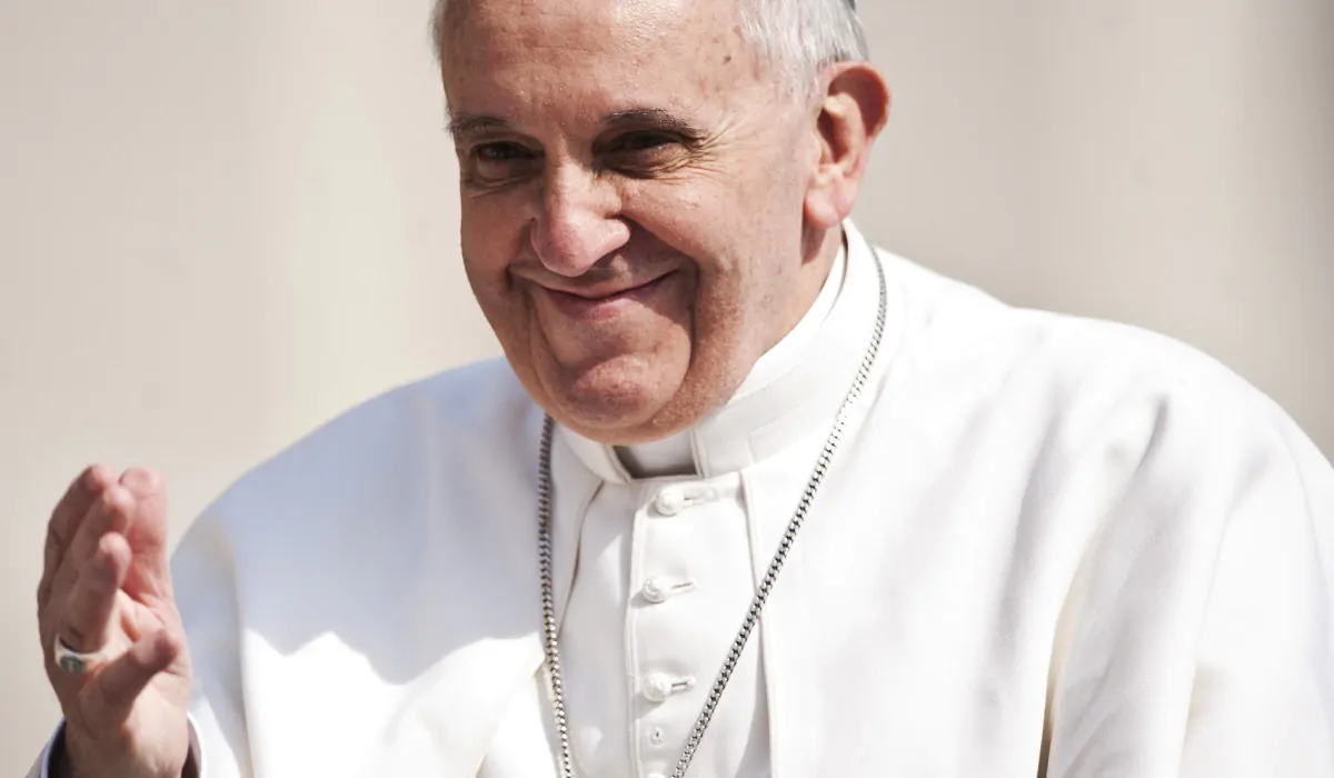 Papa Francesco dichiara vietati i regali costosi tra dipendenti in Vaticano