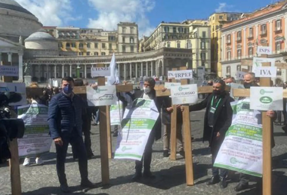 Napoli protesta commercianti