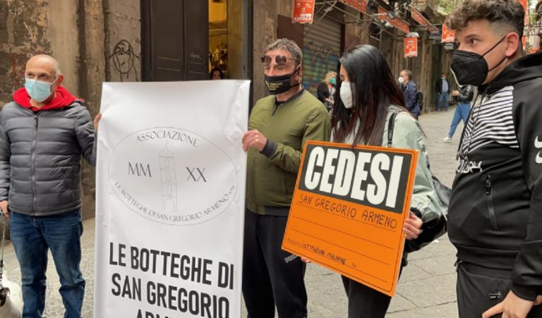 Protesta via san gregorio armeno