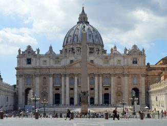 Report, dal Vaticano finanziamenti a società per produrre pillola del giorno dopo