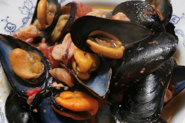 Sequestrati chili cozze Napoli