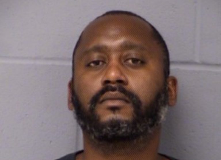 Sparatoria in Texas, caccia al killer