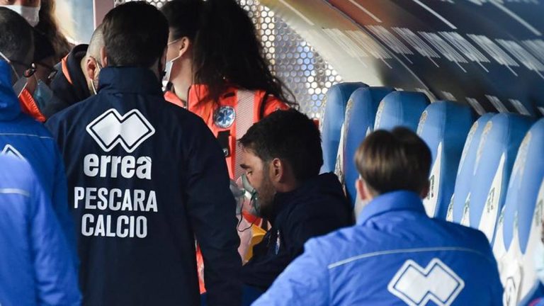 Pescara, durante la partita sviene tecnico