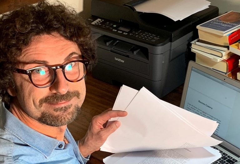 Danilo Toninelli su FB