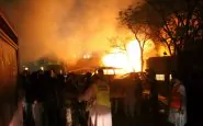 Bomba esplosa in hotel, feriti molti pakistani