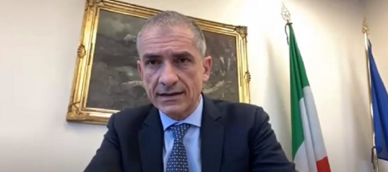 Costa si esprime sull'idea di far slittare il coprifuoco