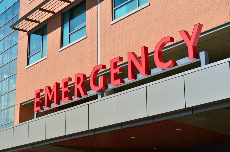 India, guasto all'impianto del reparto Covid: 22 pazienti morti per assenza di ossigeno