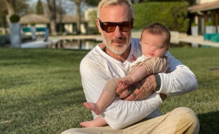 gianluca vacchi con la figlia blu