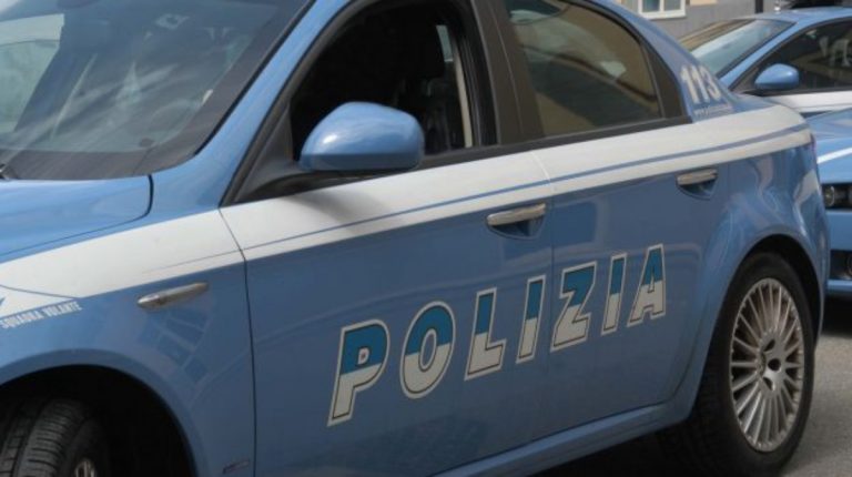 molesta figlia telecamere
