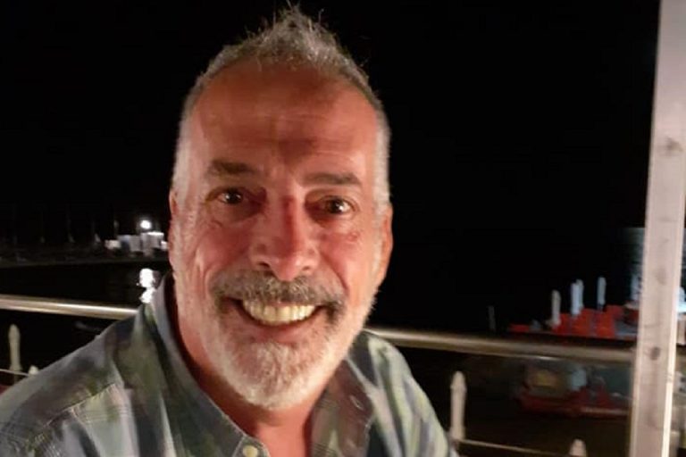 incidente d'auto, morto albino barra