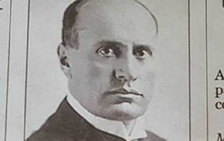Benito Mussolini necrologio