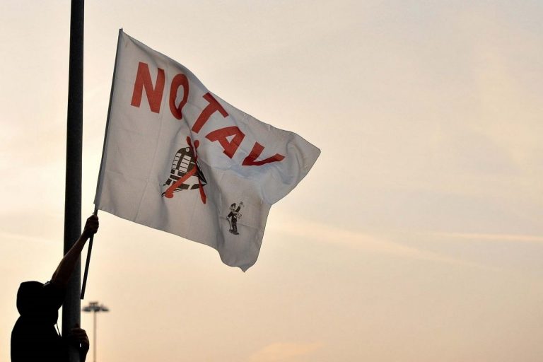 no Tav contro autoporto