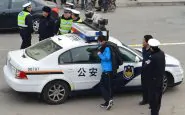 La polizia cinese sta effettuando i rilievi sul luogo del drammatico incidente