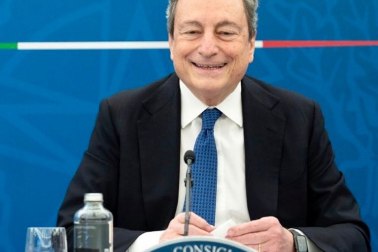sondaggi cala fiducia draghi