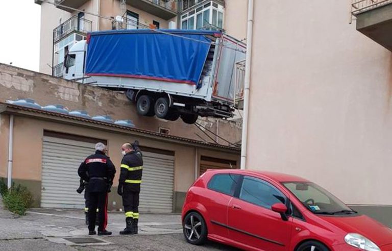 tir bilico tetto